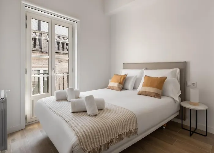 Bow Monumental By En Casa * Βίγκο